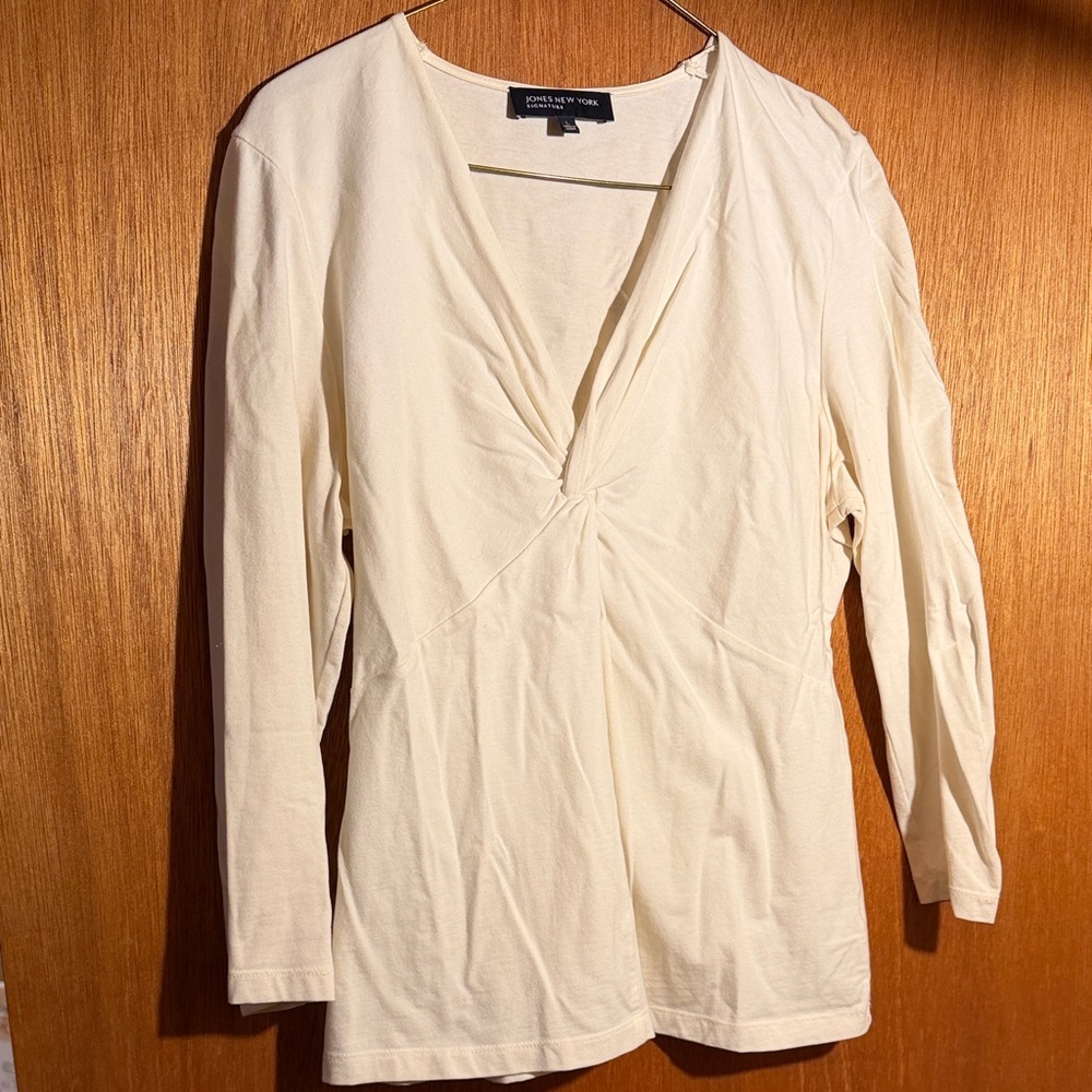 Jones New York Cream V-Neck Blouse